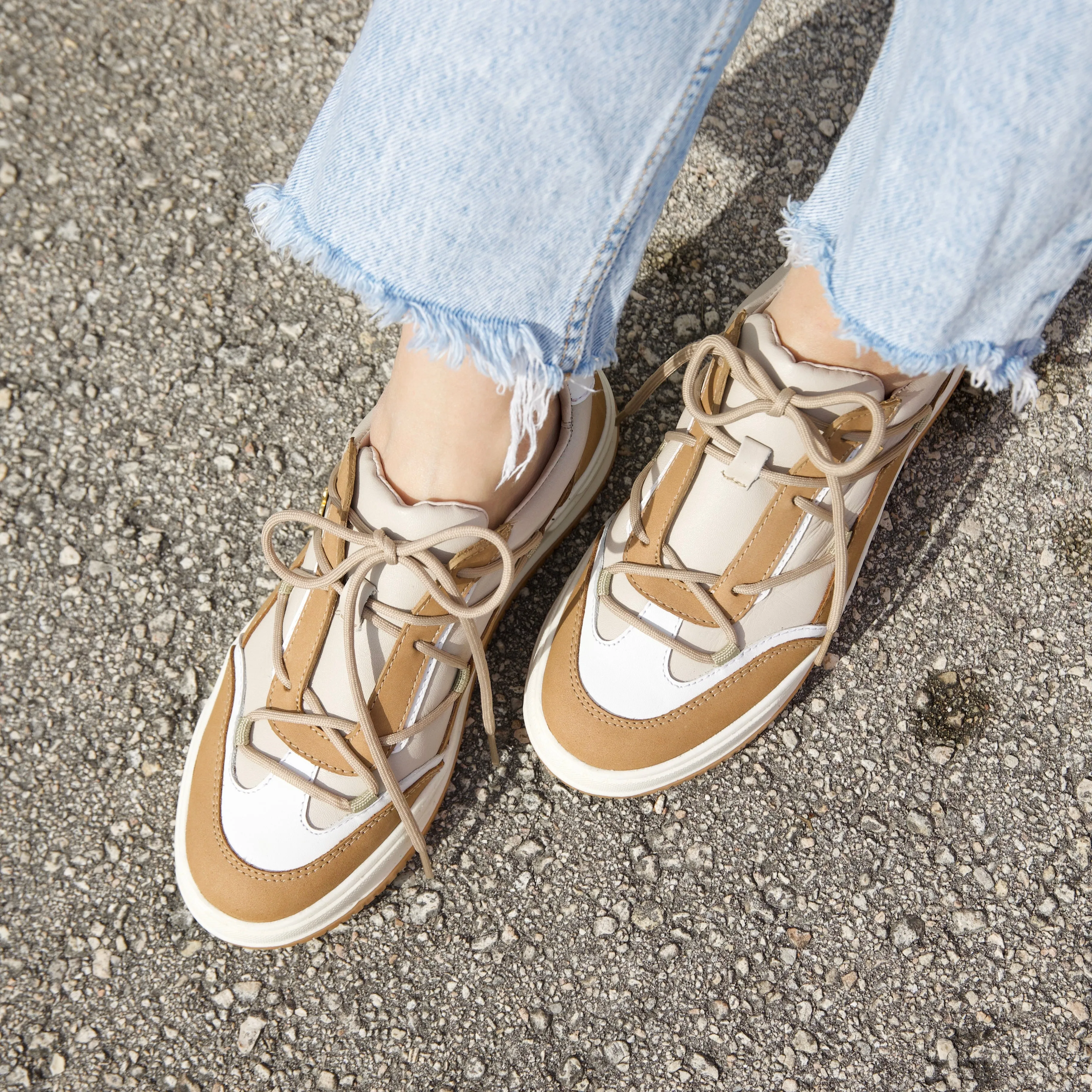 Joelle Sneakers - Desert Camel