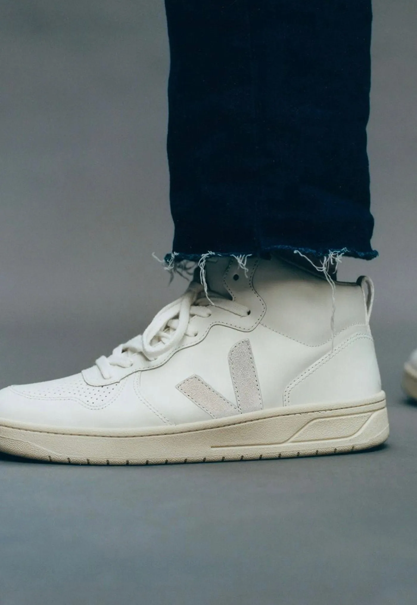 V-15 Leather - Extra White/Natural