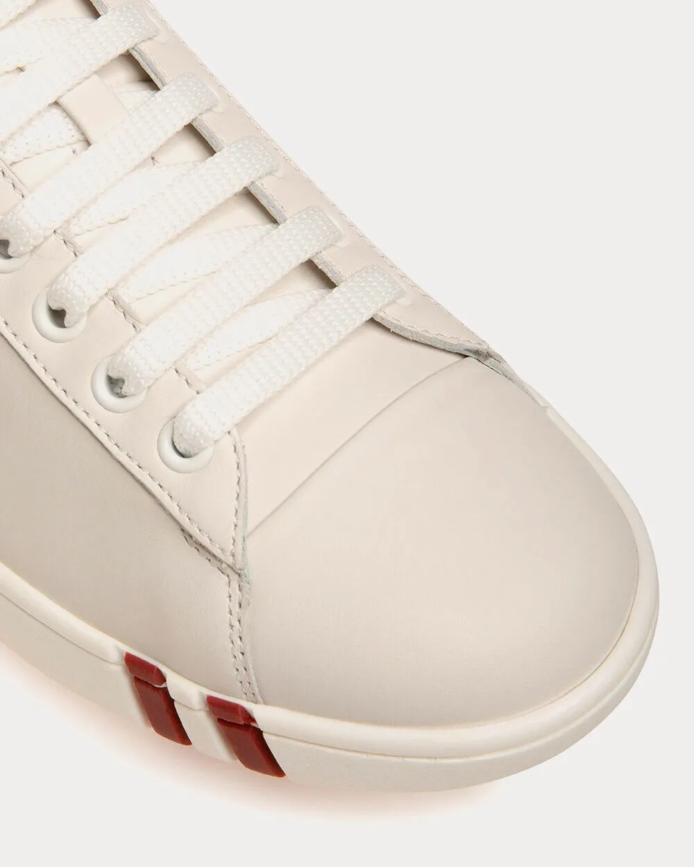 Wivian Leather White Low Top Sneakers